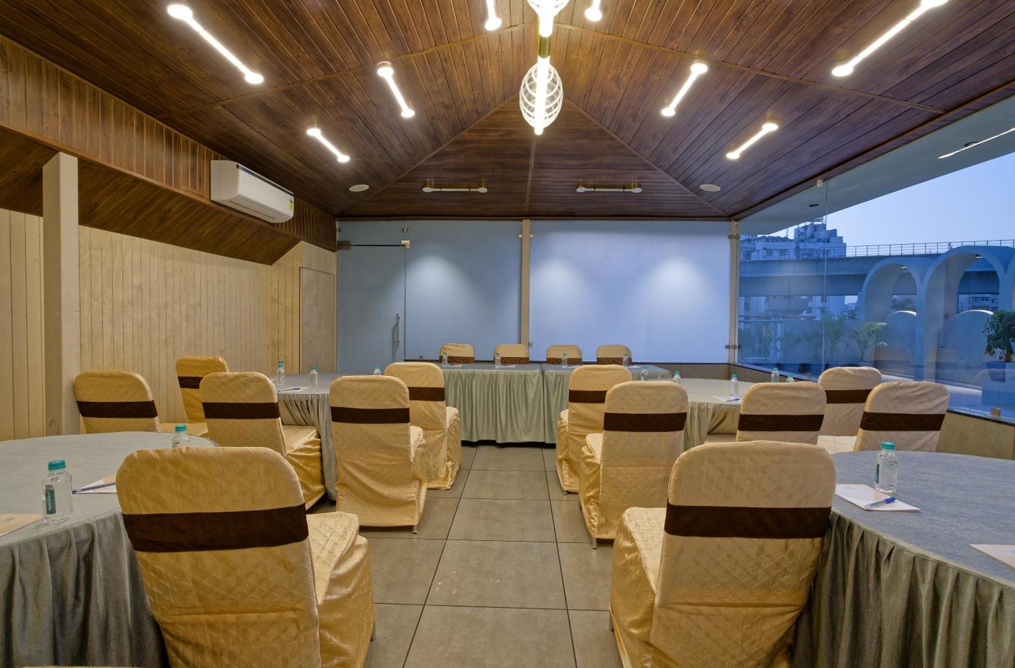 Exora Inn Ahmedabad Exterior photo