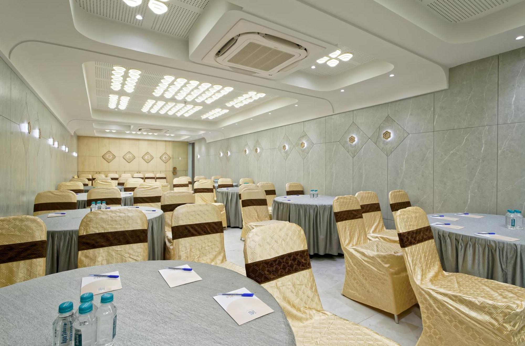 Exora Inn Ahmedabad Exterior photo